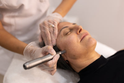 SKIN NEEDLING